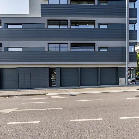 Nomads Lux - 2Bdr & Parking Flores Square Porto Bagian luar foto