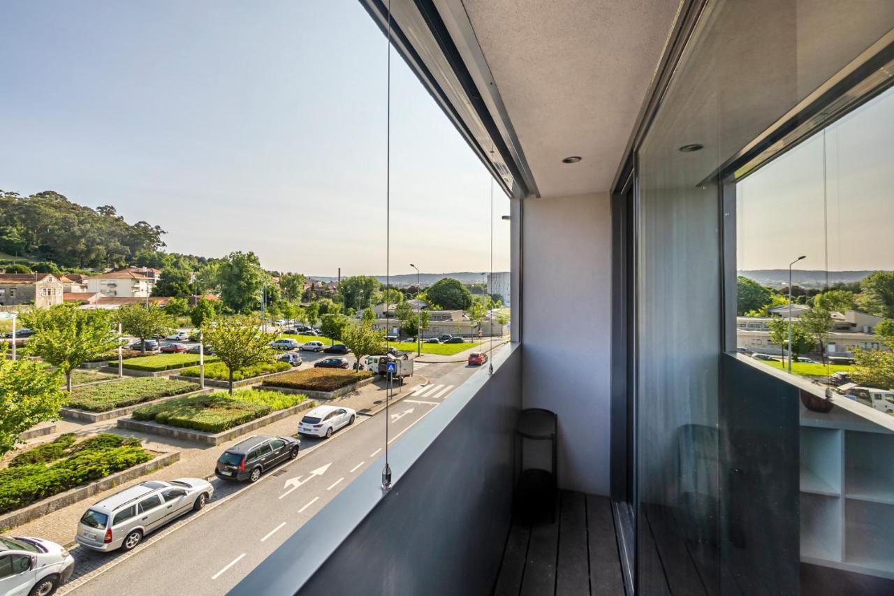 Nomads Lux - 2Bdr & Parking Flores Square Porto Bagian luar foto