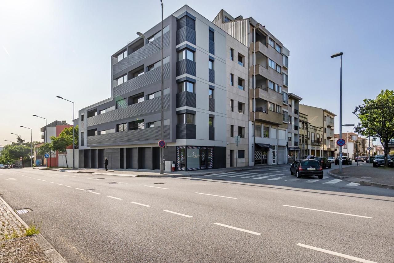 Nomads Lux - 2Bdr & Parking Flores Square Porto Bagian luar foto