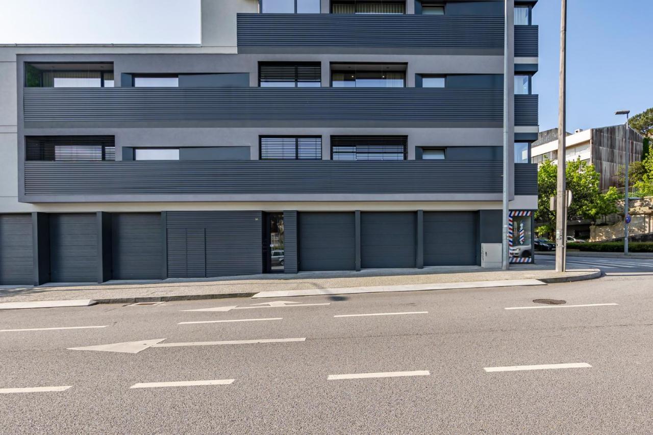 Nomads Lux - 2Bdr & Parking Flores Square Porto Bagian luar foto